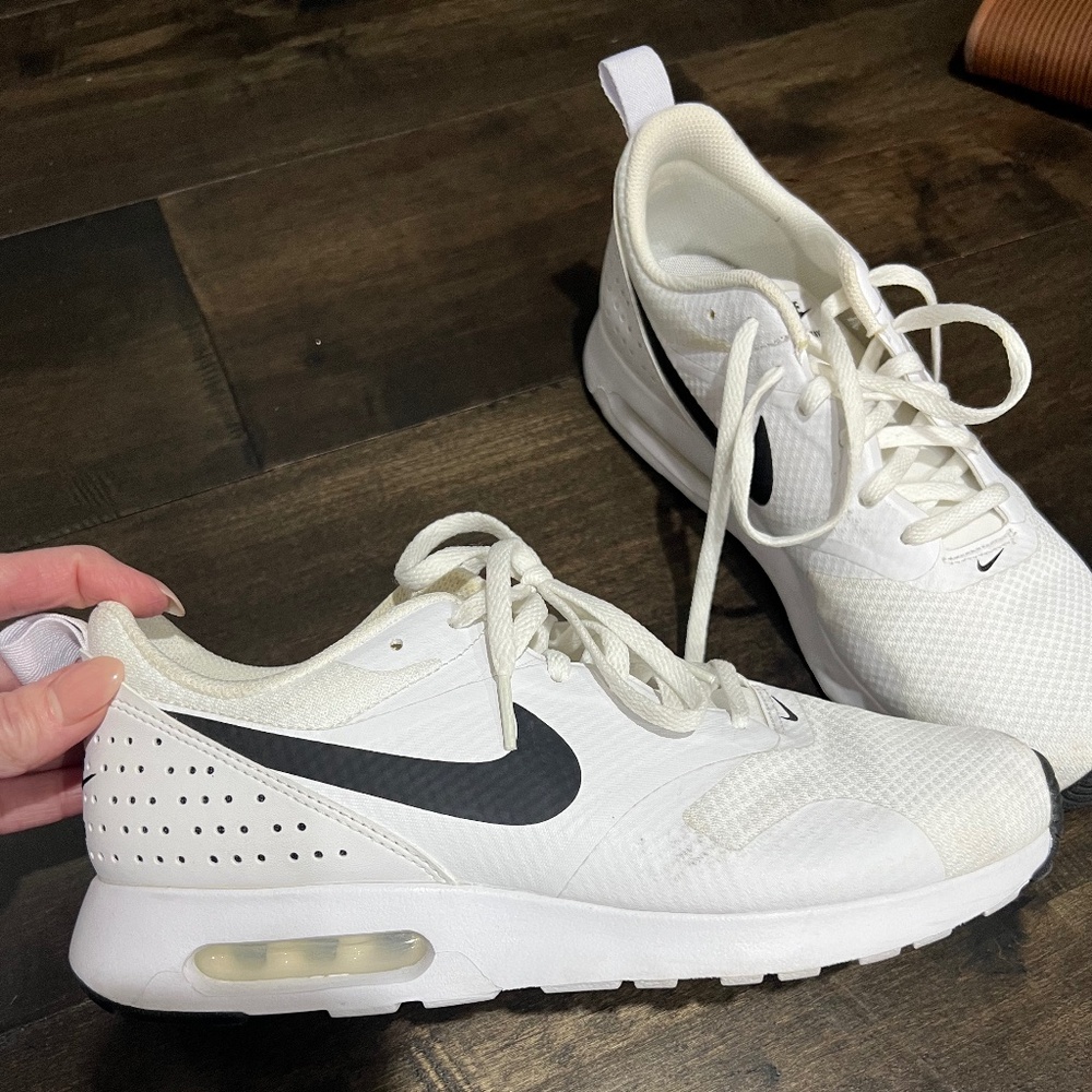 Women's Nike Air Max Tavas Size 9.5